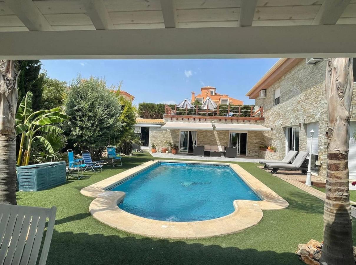 Suite Privada Frente A La Piscina Para 2 Personas Con Sofa Cama Para 2 Mas 4P No Es Casa Completa San Vicente Raspeig Exteriör bild